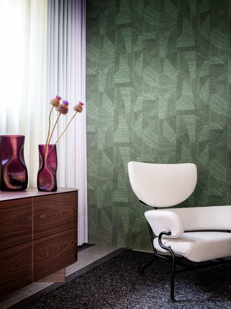 EssentialsTangram_Caprice_24001_Roomshot_Web_LR-fullscreen.jpg