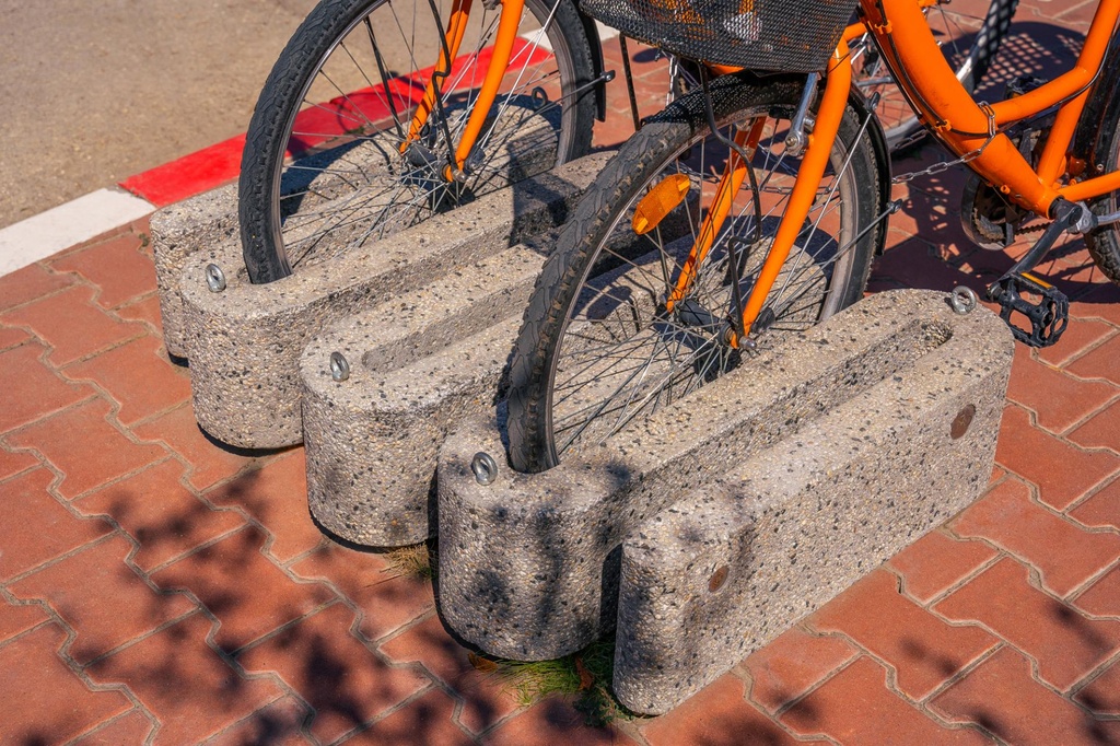 ETE Pictures BIKE RACK 166 E10C04F9-424F-C30E-EA79-EA5EFAA37413.jpg