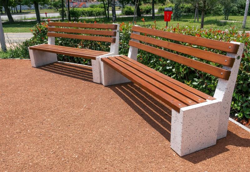 ETE Pictures CONCRETE BENCH 237 0CA2676A-4F04-5AC2-EF22-7B8CA4D8E614.jpg
